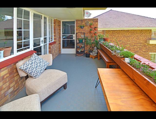 1 BEDROOM APARTMENT FOR SALE IN WAVERLEY